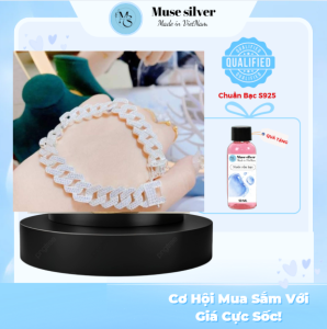 lắc bạc nam cao cấp phổ biến hiện nay thể hiện sự sang trọng trước đám đông