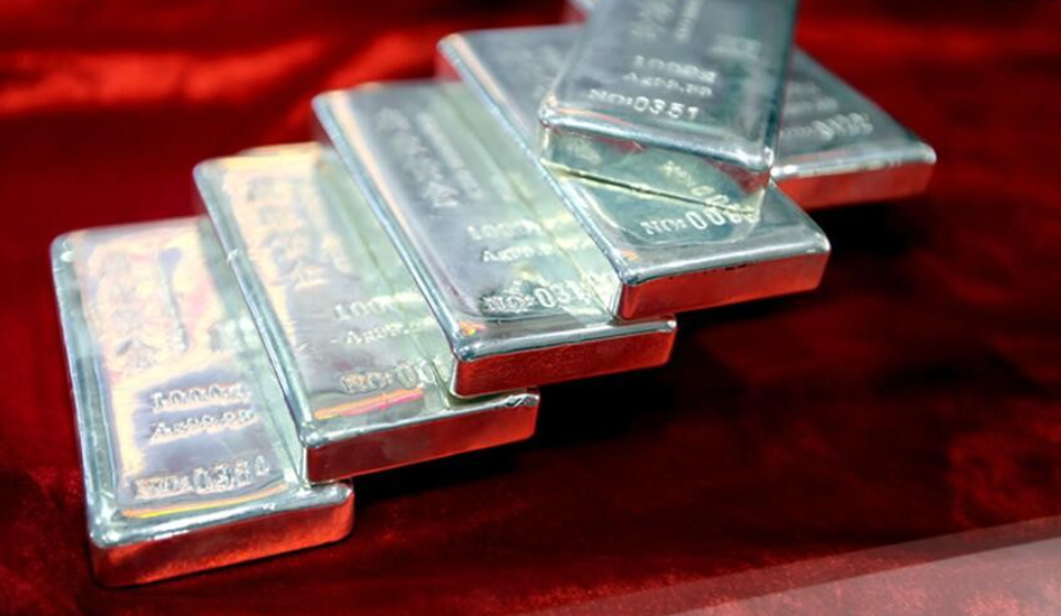 Nhẫn bạc 950 giá bao nhiêu? Bảng giá chi tiết các mẫu nhẫn đôi bạc mới nhất 2025
